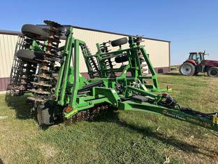 2023 Great Plains 2400TM