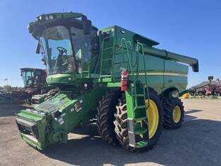 2023 John Deere S760