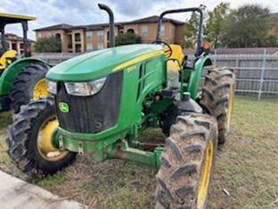 2017 John Deere 5100E