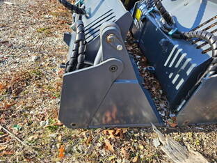 2024 AVANT A21156 4 IN 1 BUCKET/STRAIGHT EDGE/50.4