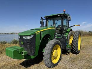 2019 John Deere 8270R