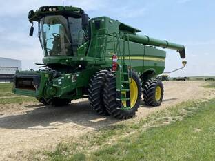2023 John Deere S760