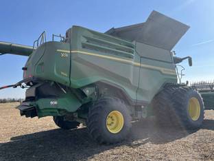 2022 John Deere X9 1100