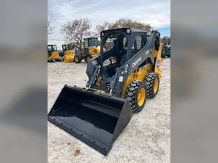 2023 John Deere 318G