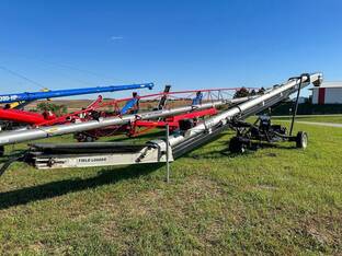 2020 Universal 1537 FIELD LOADER TD