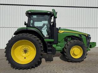 2023 John Deere 8R 250