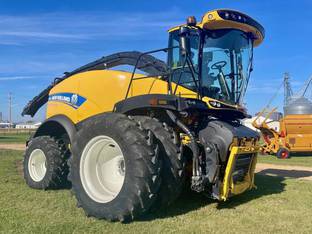 2021 New Holland FR780