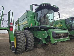 2022 John Deere X9 1100