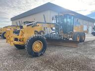 2015 John Deere 670G