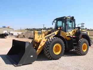 2017 Komatsu WA380-8