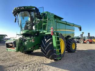 2023 John Deere S780
