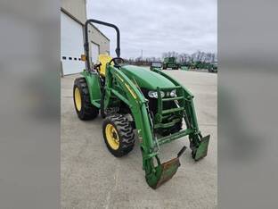 2013 John Deere 3320