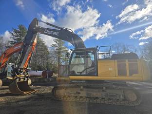 2019 John Deere 250G LC