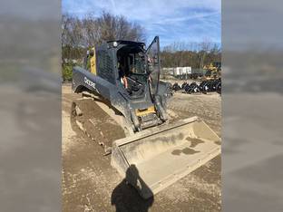 2017 John Deere 331G