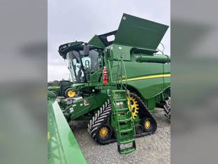 2022 John Deere S790