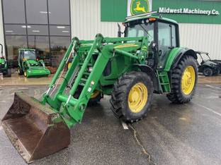 2004 John Deere 7520