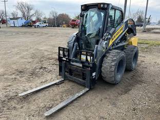 2021 New Holland L334