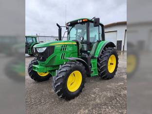 2017 John Deere 6110M