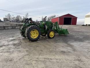 2016 John Deere 5065E