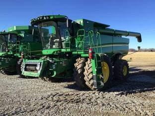 2022 John Deere S780