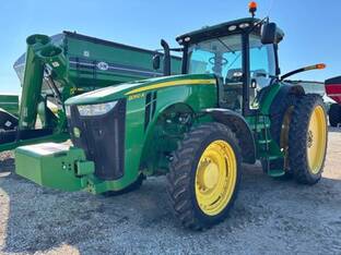 2013 John Deere 8260R