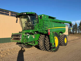 2023 John Deere S780