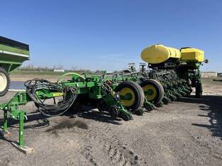 2023 John Deere 1775NT