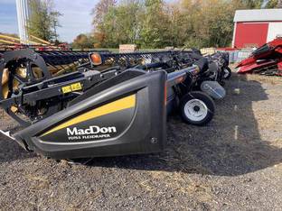 2017 MacDon Industries FD75