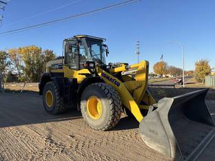 2023 Komatsu WA270-8