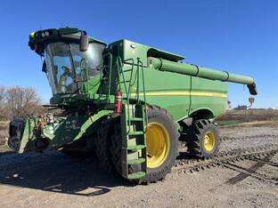 2023 John Deere S780