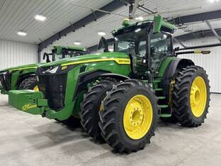 2022 John Deere 8R 370