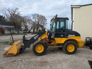 2017 John Deere 324K