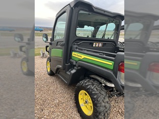 2024 John Deere XUV835M
