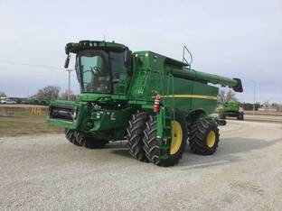2023 John Deere S780