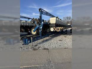 2003 Kinze 3600