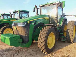 2022 John Deere 8R 310