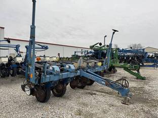 1993 Kinze 2000