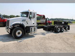 2013 Mack GU713