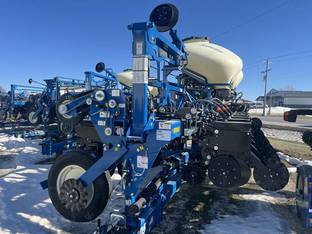 2024 Kinze 3605
