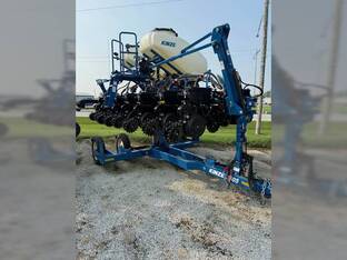 2025 Kinze 3505