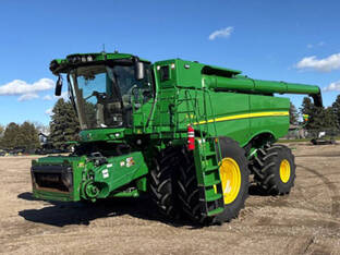 2023 John Deere S780