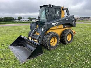 2022 John Deere 330G