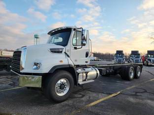 2025 Freightliner 114SD PLUS