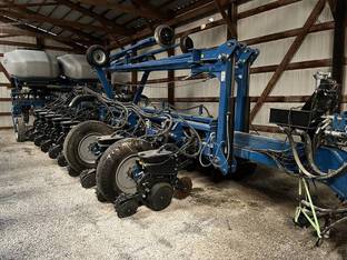 2018 Kinze 4900