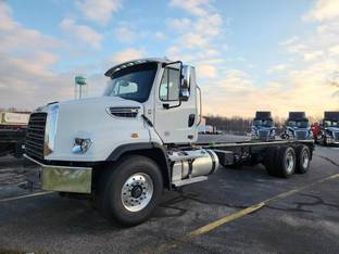 2025 Freightliner 114SD PLUS