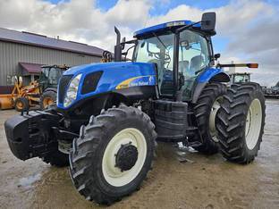 2009 New Holland T7060
