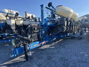 2022 Kinze 3665