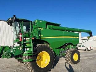 2023 John Deere S780