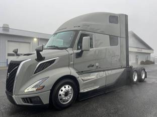 2025 Volvo VNL64T860