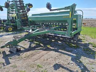 1999 John Deere 1560